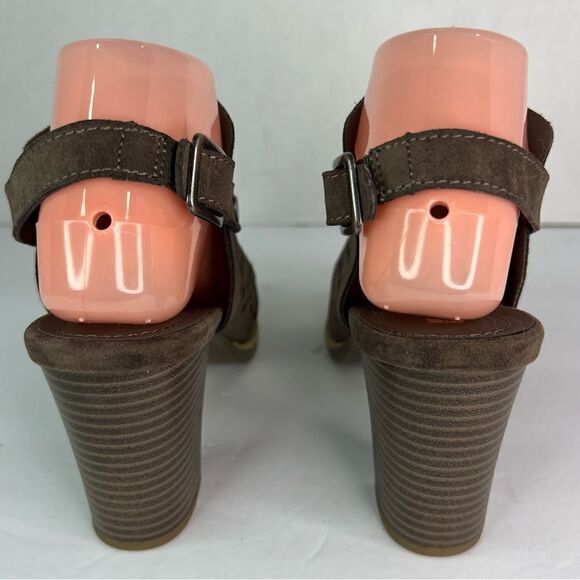 White Mountain Glorielle Perforated Cut Out Slingback Toe Block Heel Taupe Sz 8 - Picture 4 of 10